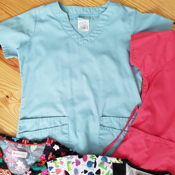 Scrub top bundle - Picture 5 of 5